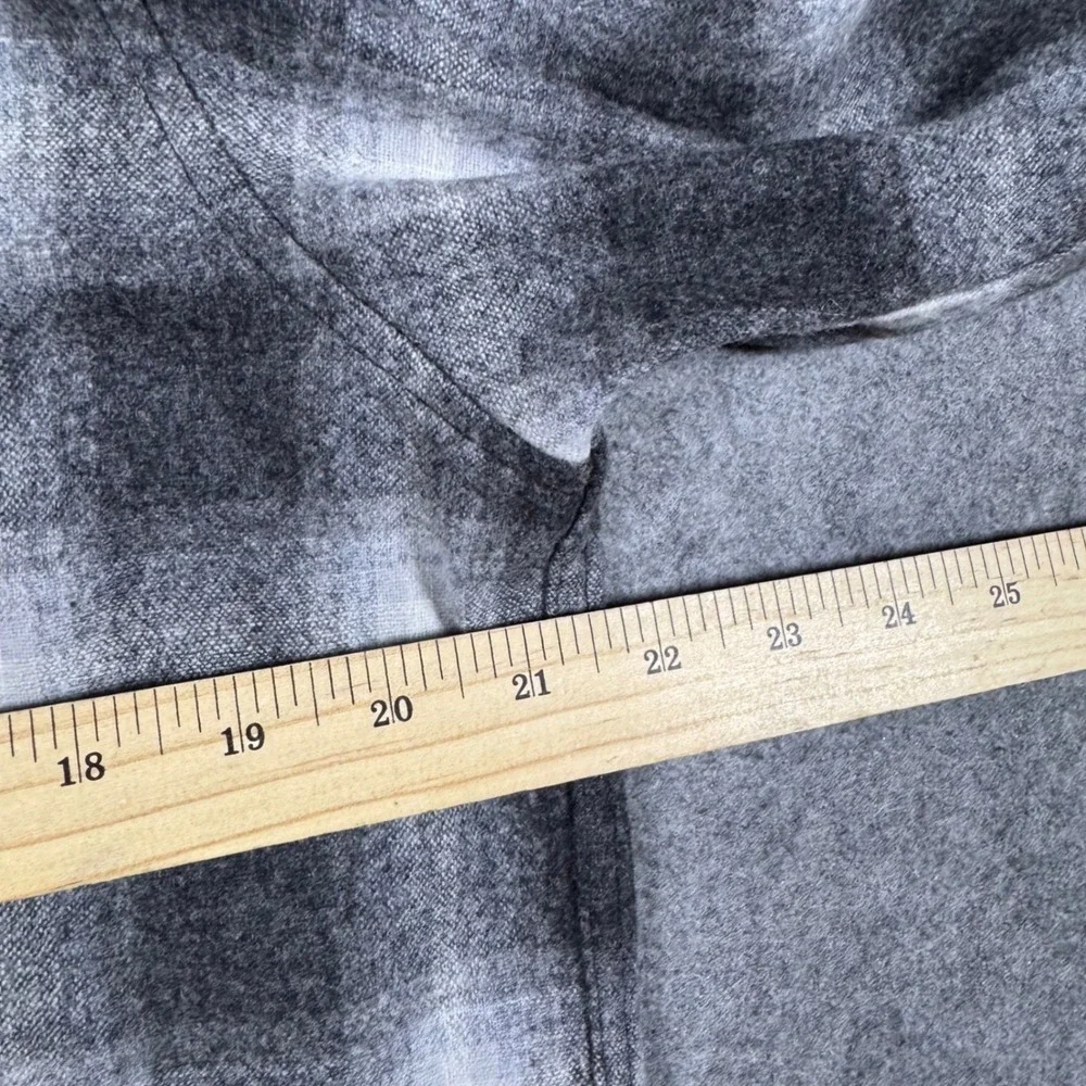 Pendleton Board Shirt Mens M Grey Black Shadow Plaid 100% Virgin Wool 1957